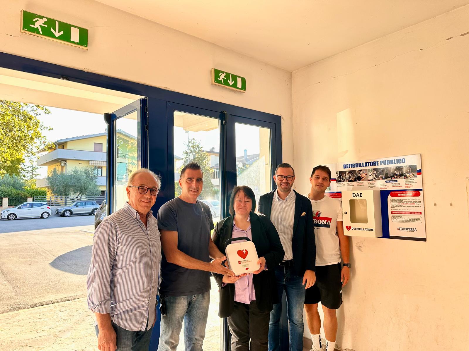 Lavori in corso nella palestra comunale dello Scalo. Installato un defibrillatore.